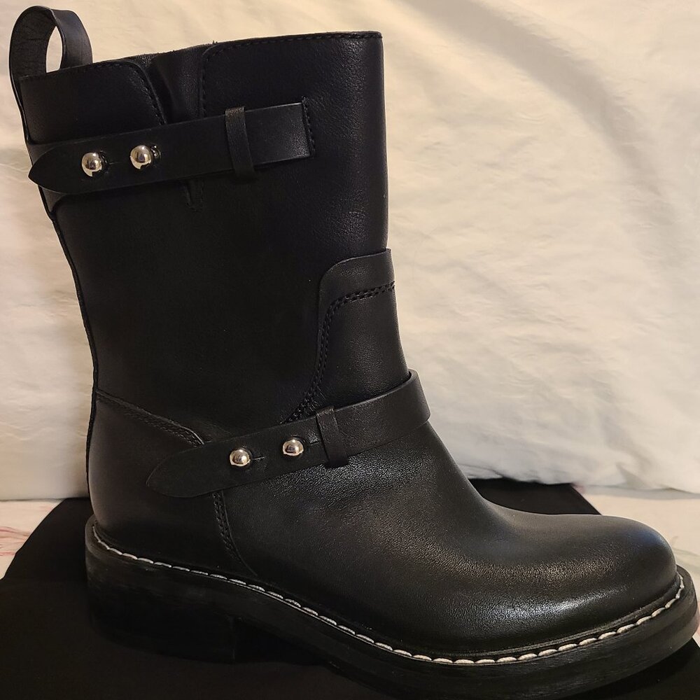 Moto Boot